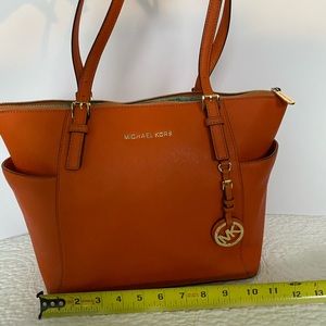 Michael Kors Jet Set Tote
